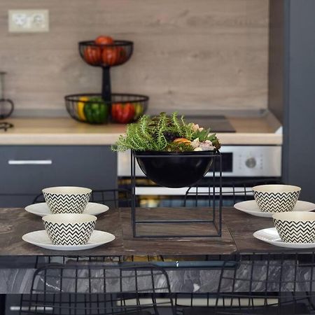 Porto Boutique #A Apartment เทสซาโลนิกิ ภายนอก รูปภาพ